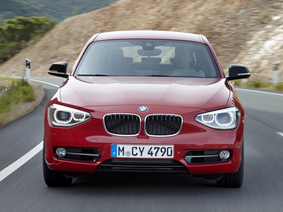  BMW 118i 5-Door Sport Line 2011 года  (фото 13 из 31)